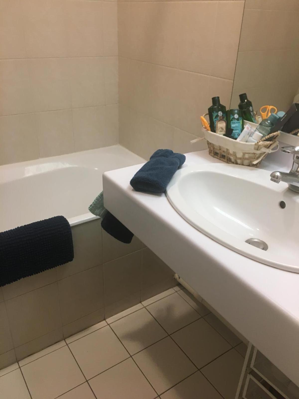 Double Room With Balcony Париж Екстериор снимка