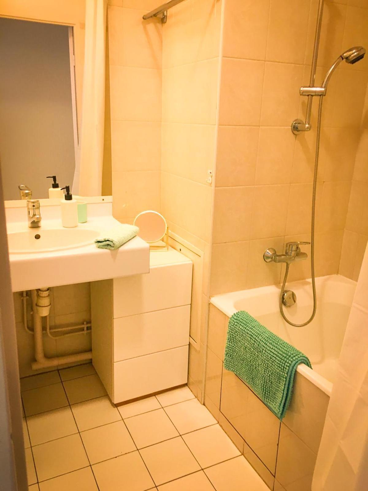 Double Room With Balcony Париж Екстериор снимка